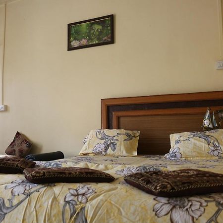 Mother Hostel Varanasi Eksteriør bilde