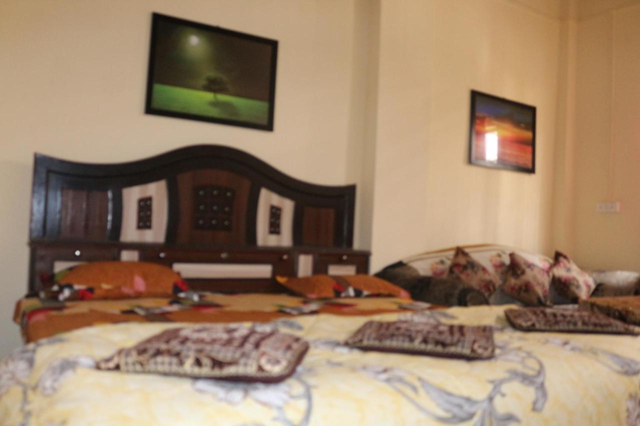 Mother Hostel Varanasi Eksteriør bilde